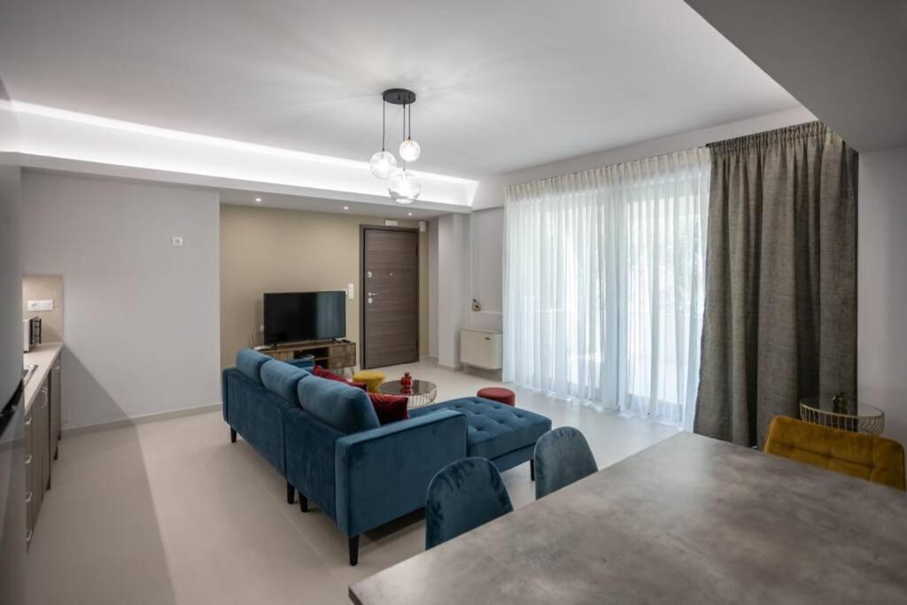 Mela Luxury Apartments Maroulas Luaran gambar