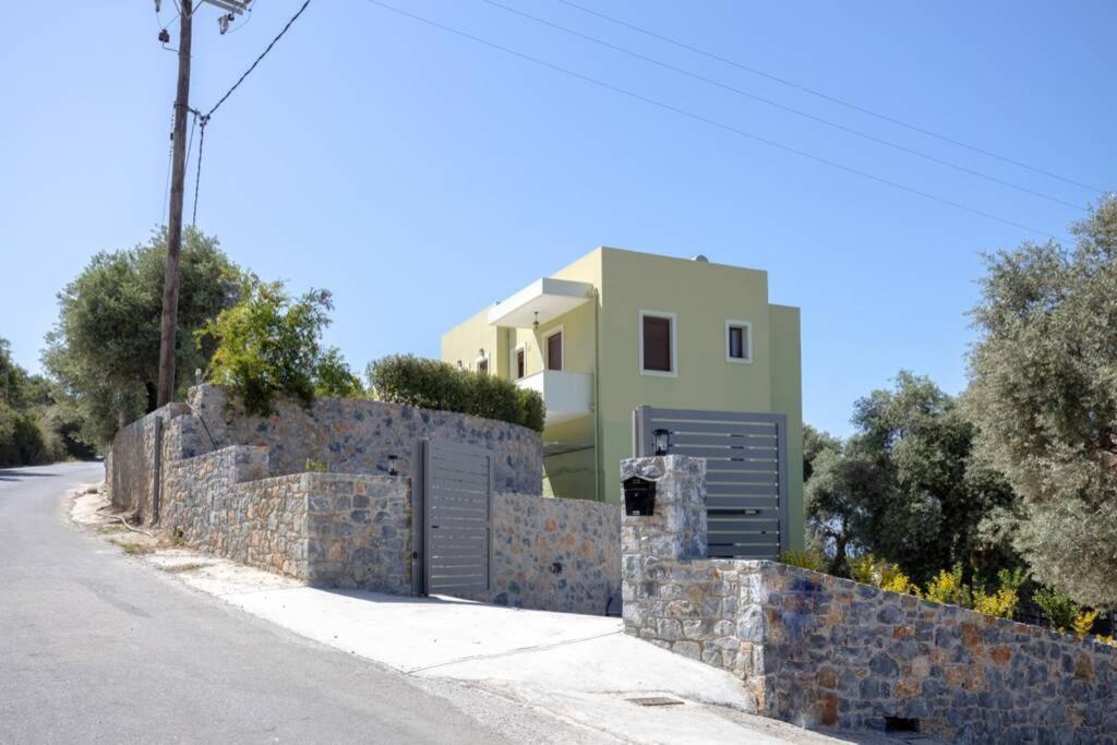 Mela Luxury Apartments Maroulas Luaran gambar