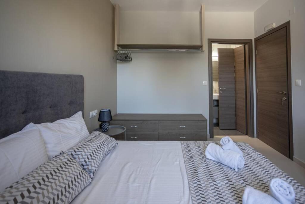 Mela Luxury Apartments Maroulas Luaran gambar