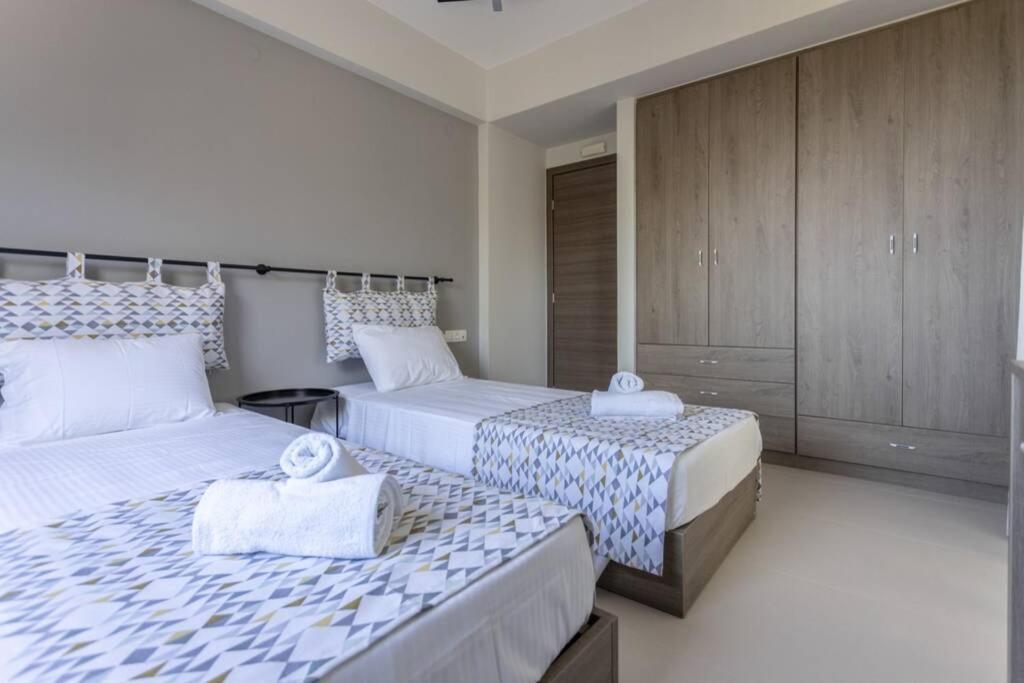 Mela Luxury Apartments Maroulas Luaran gambar