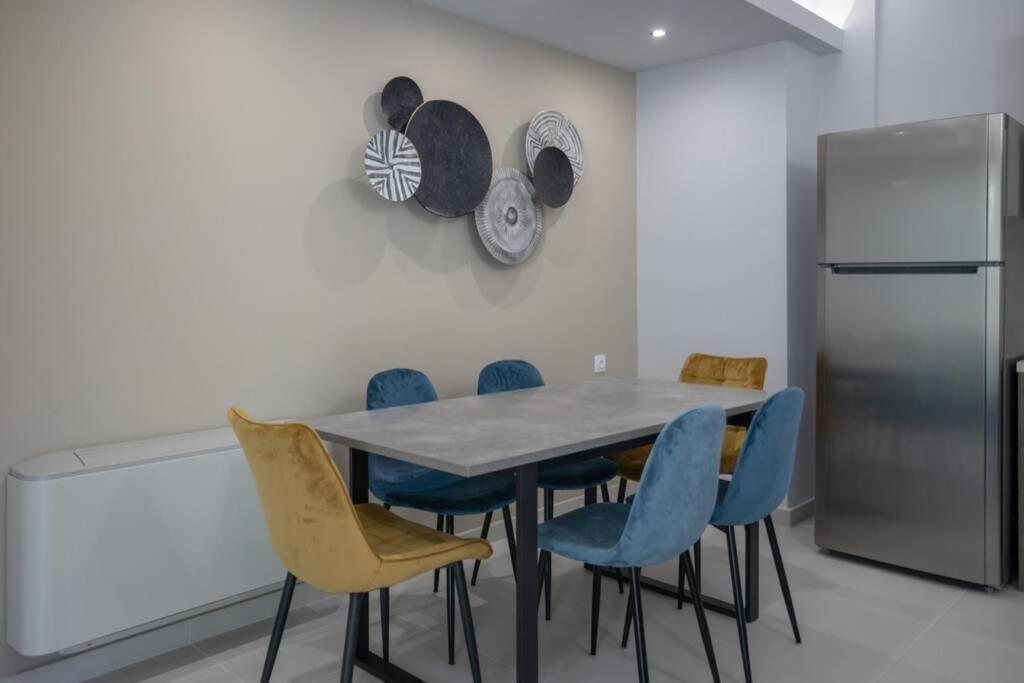 Mela Luxury Apartments Maroulas Luaran gambar