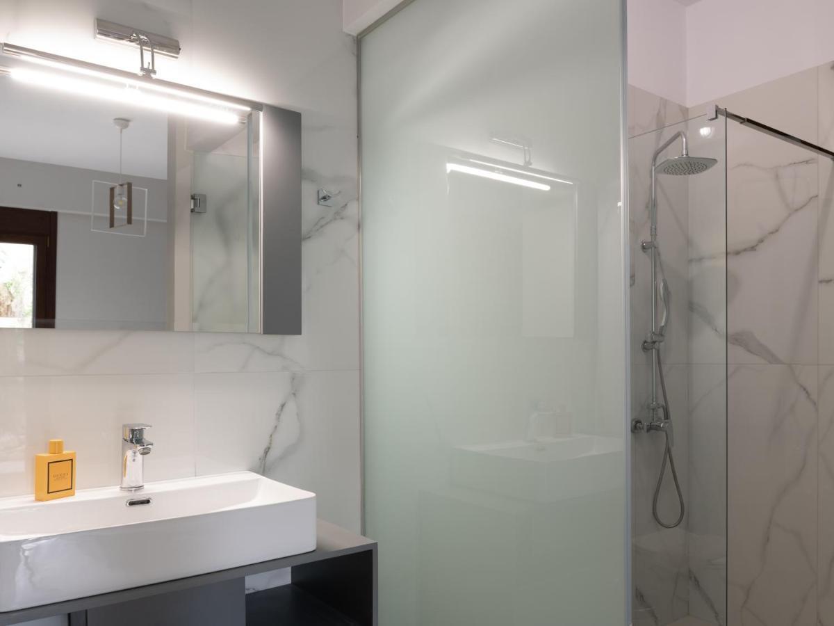Mela Luxury Apartments Maroulas Luaran gambar