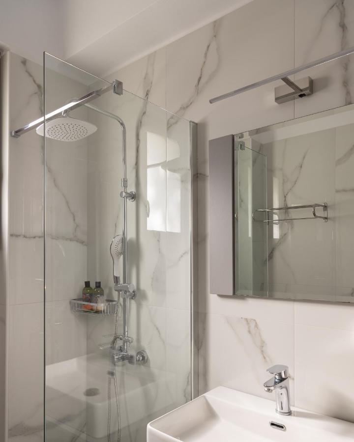 Mela Luxury Apartments Maroulas Luaran gambar